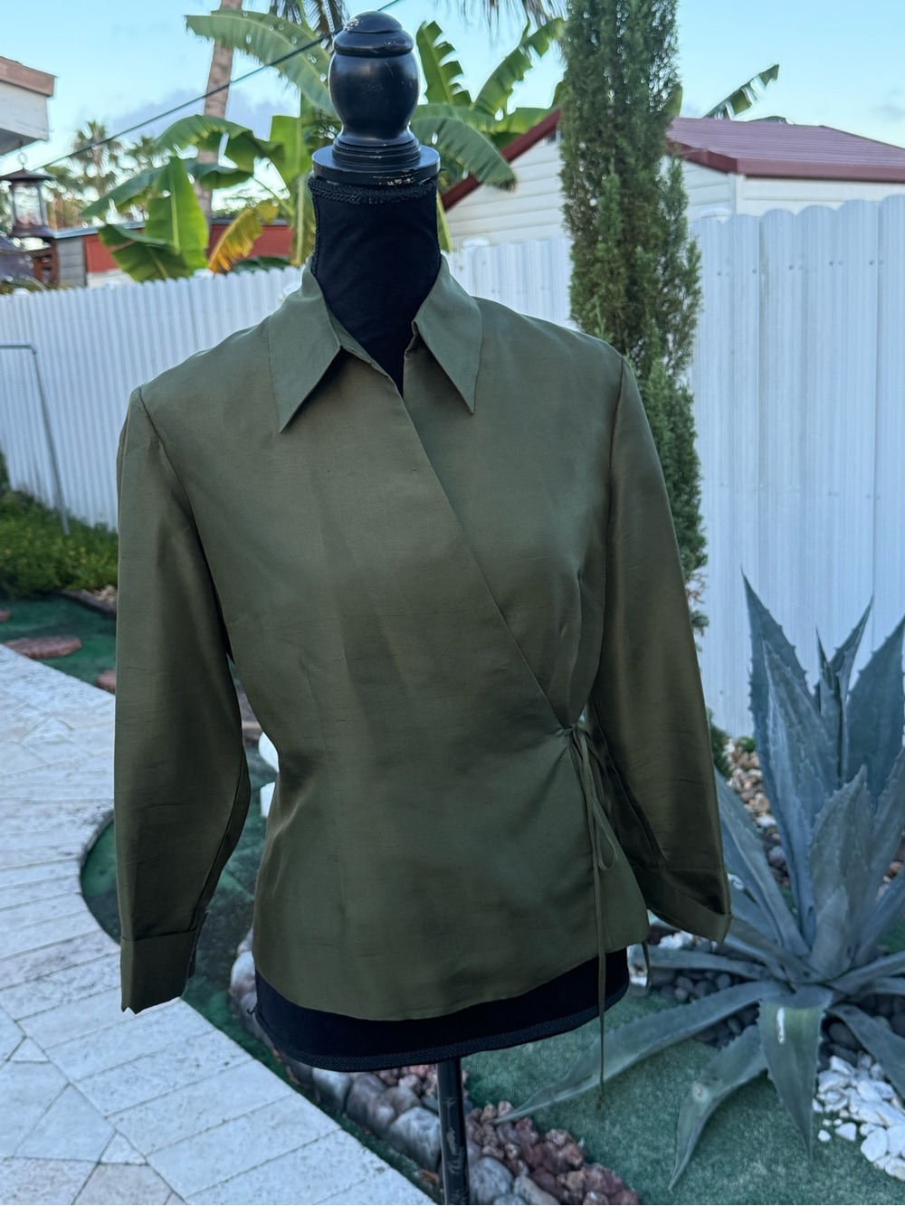 ✨ Vintage Y2K i.c.e. 100% Silk Wrap Blouse in Olive Green ✨ - Picture 2 of 7